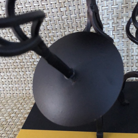 Set Of Three Vintage Graduated Sizes Twisted Metal Pillar Candle Holders - Picture 12 of 15